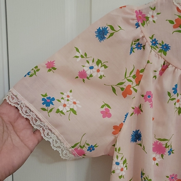Smartime Pink Floral Lightweight Robe!!! - Picture 3 of 9